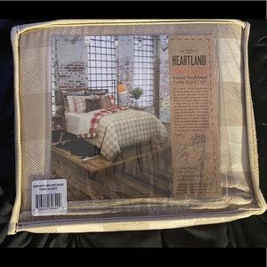 Lady Antebellum’s Smokey Mountain Twin Duvet Set